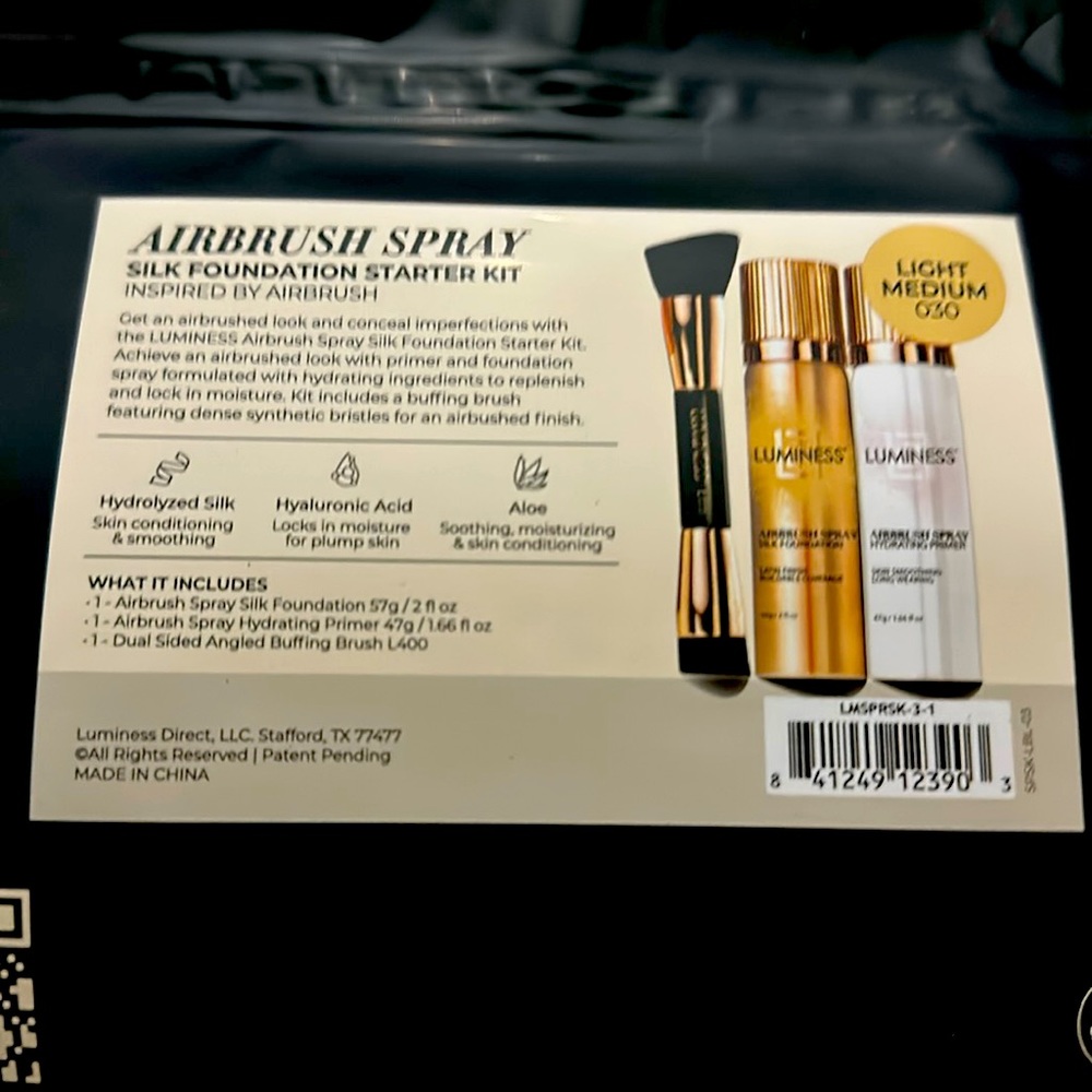 Luminess airbrush foundation and primer kit. Brand new never open.
